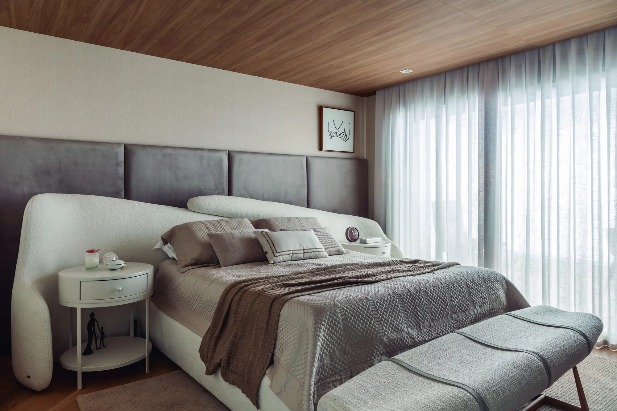Suíte Jurecê — projeto com peças Bed and Room